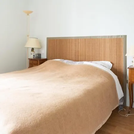Apartament Superb Bright And Spacious Apt Near Trocadero Paryż